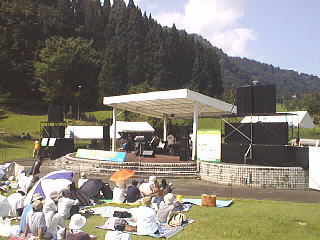 �J���O�̃X�e�[�W�̗l�q