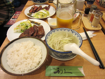 ���^����H